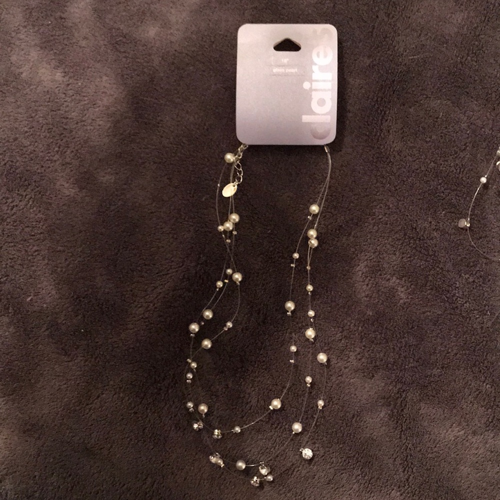 Claire’s 16” glass pearl necklace